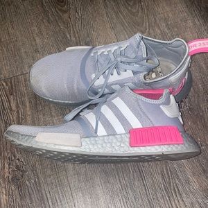 Gently used, very cute just don’t wear them